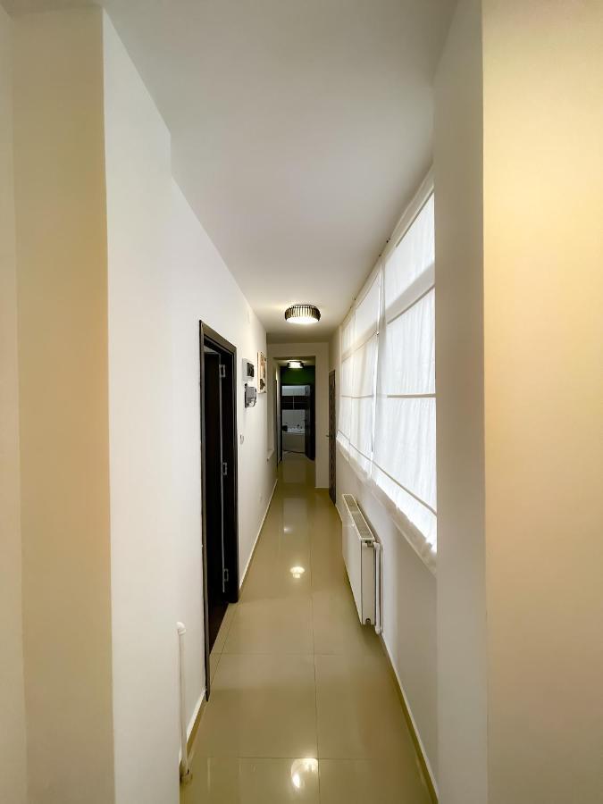 Апартаменты Cool Flat With Hot Tub In The Old Town Бухарест Экстерьер фото