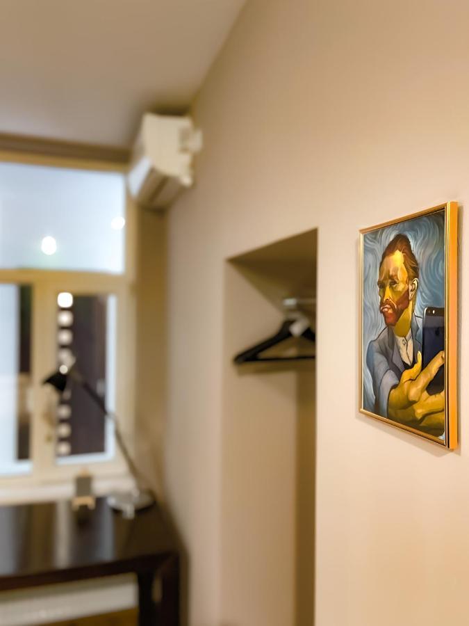 Апартаменты Cool Flat With Hot Tub In The Old Town Бухарест Экстерьер фото